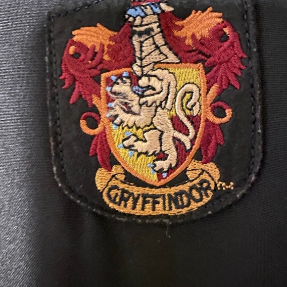 Harry Potter Gryffindor Robe authentic - Picture 7 of 9